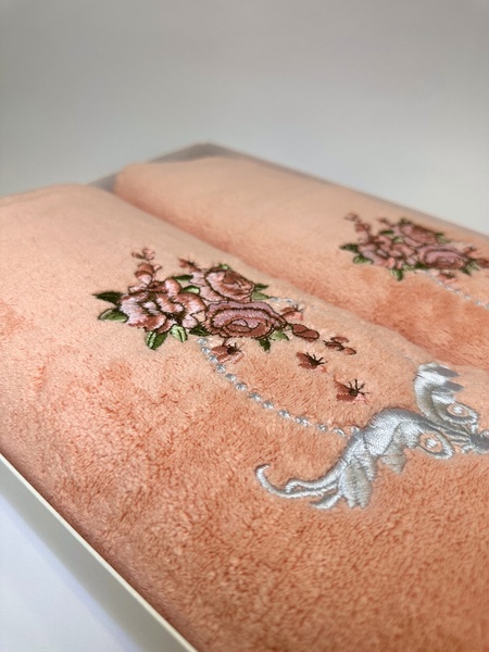 Подарочный набор банных полотенец Розы персиковый F0171 фото